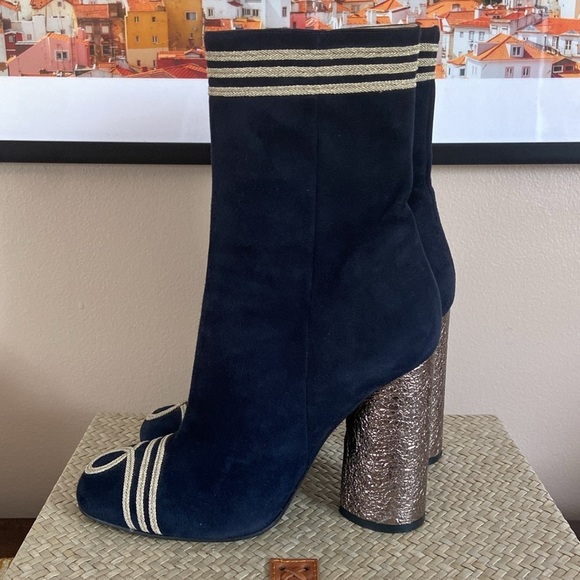 Tommy Hilfiger Collection - Navy Suede Boots with Gold Embellishments - Picture 6 of 13